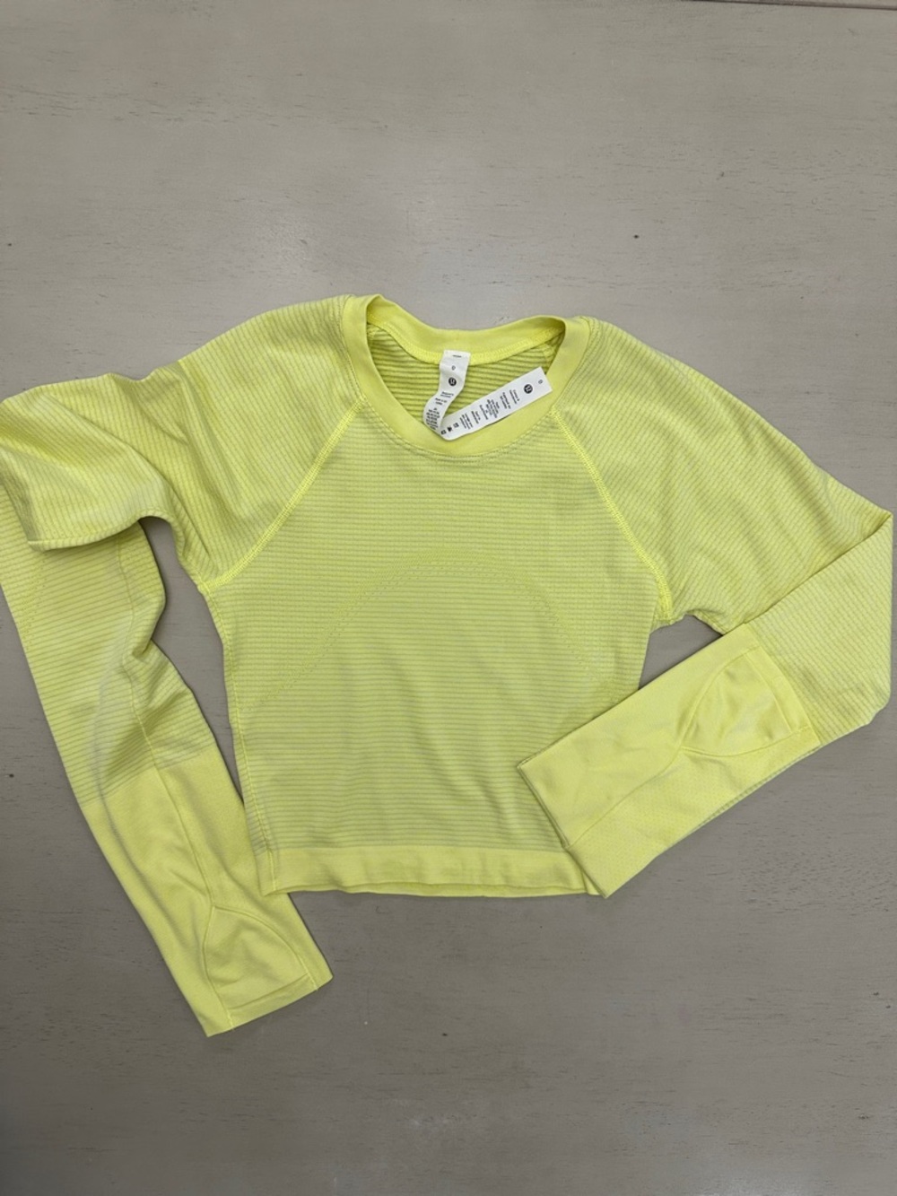 Lululemon Swiftly Tech 2.0 Long-Sleeve - Race Length - Highlight Yellow - size 0